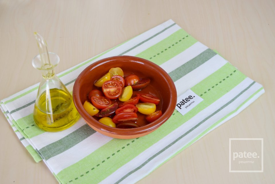 Брускетта с моцареллой и помидорами черри - Шаг 7