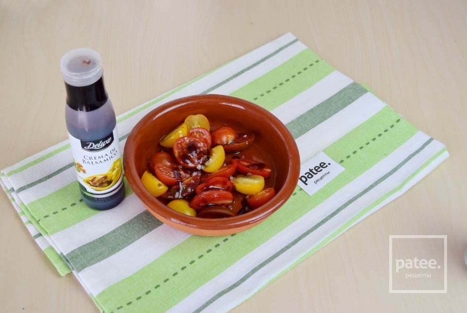 Брускетта с моцареллой и помидорами черри - Шаг 9