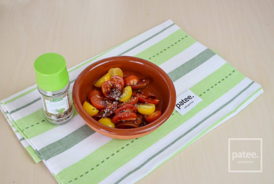 Брускетта с моцареллой и помидорами черри - Шаг 10