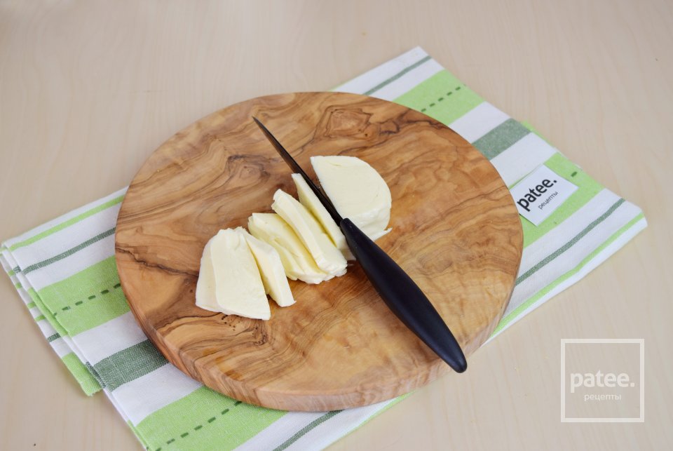 Брускетта с моцареллой и помидорами черри - Шаг 12