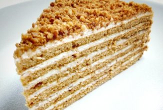 Цельнозерновой медовик с творожным кремом