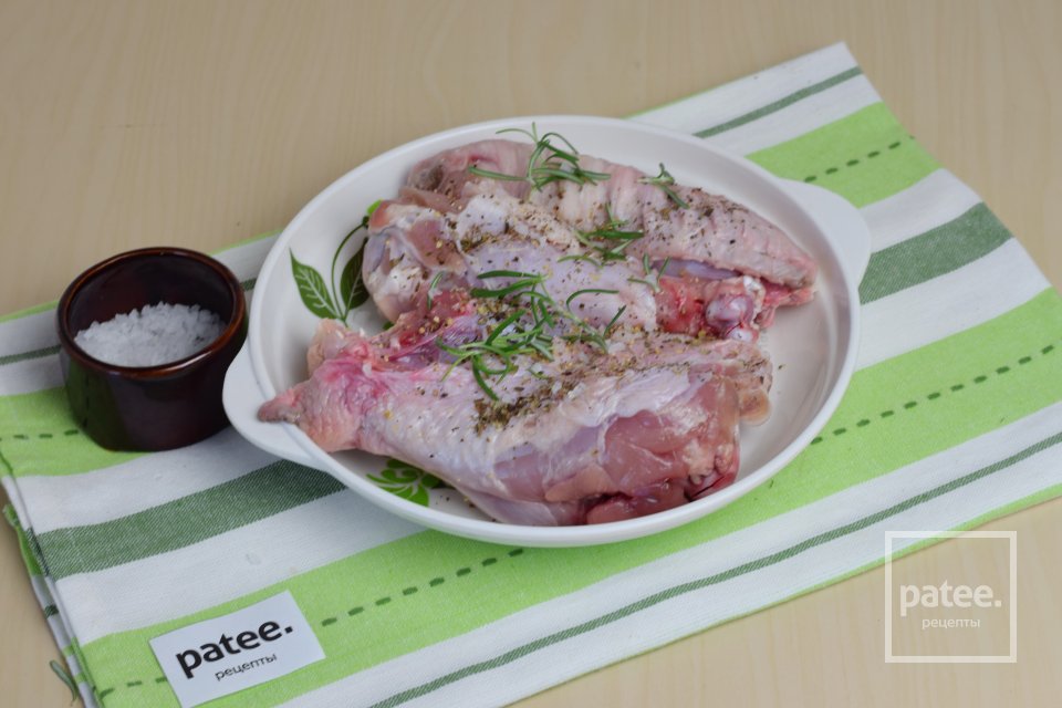 Запеченные крылышки индейки с пармезаном и чесноком - Шаг 6