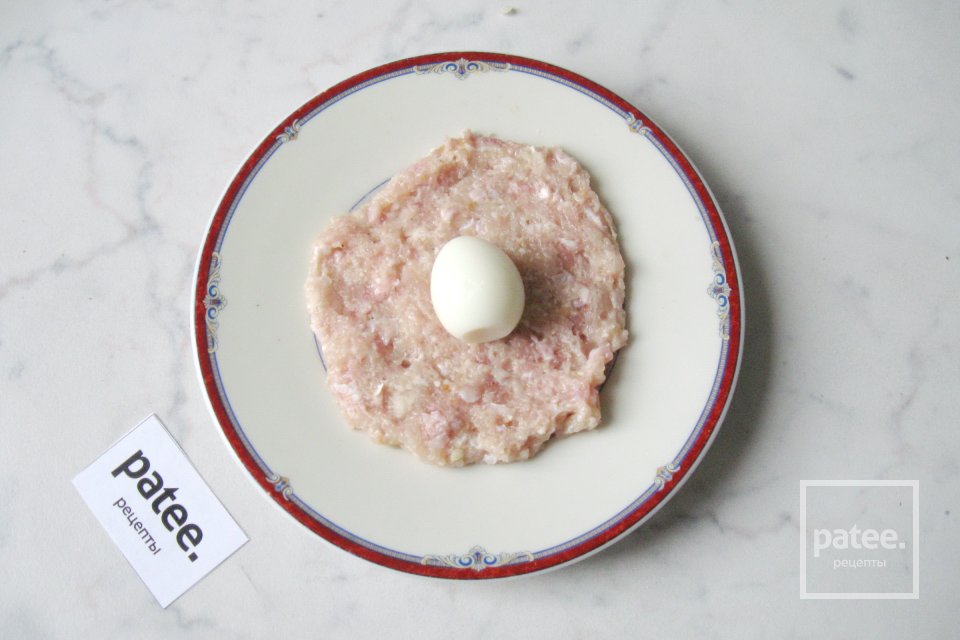 Котлеты из индейки с перепелиными яйцами - Шаг 8