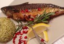 Макрель, запечённая в гранатовом соусе с апельсином и розмарином