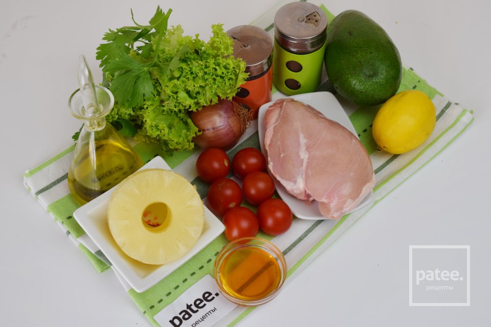 Салат с куриным филе, авокадо и ананасом - Шаг 1