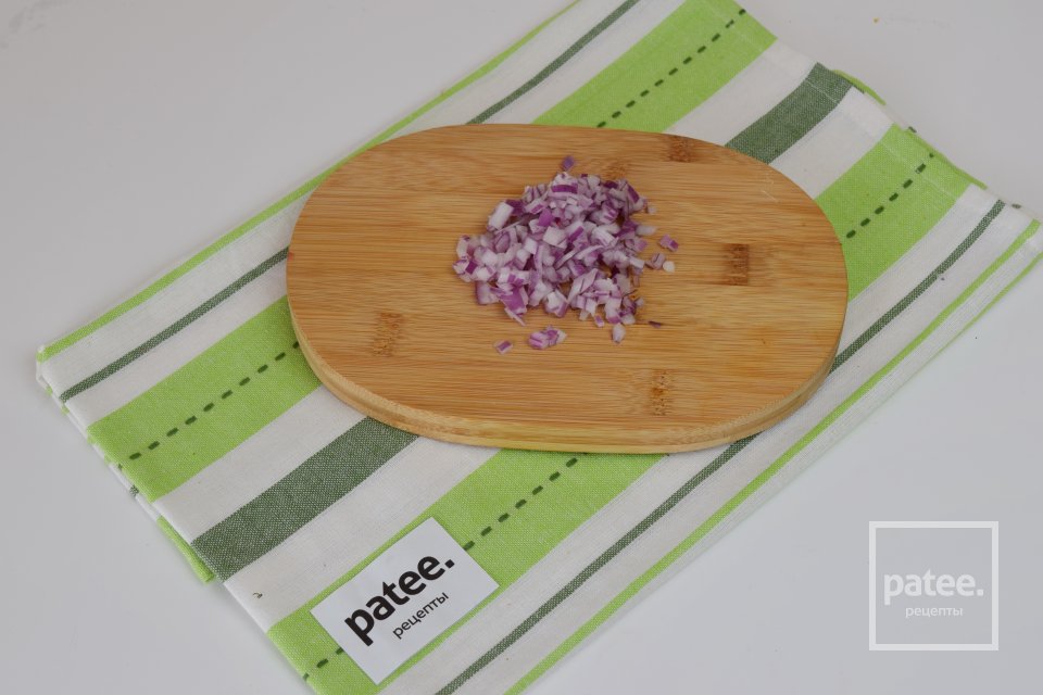 Салат с куриным филе, авокадо и ананасом - Шаг 2