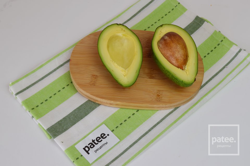 Салат с куриным филе, авокадо и ананасом - Шаг 4