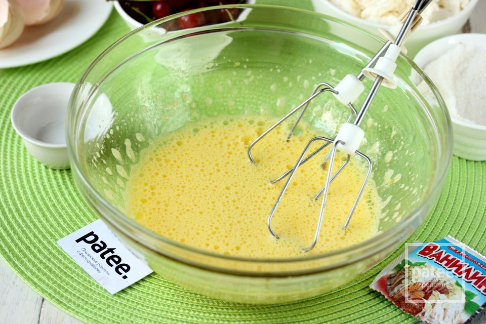 Брауни с творогом и вишней - Шаг 7