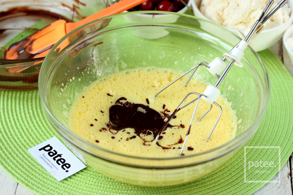 Брауни с творогом и вишней - Шаг 8