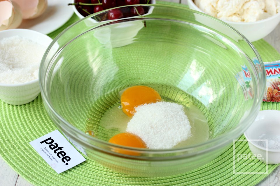 Брауни с творогом и вишней - Шаг 6