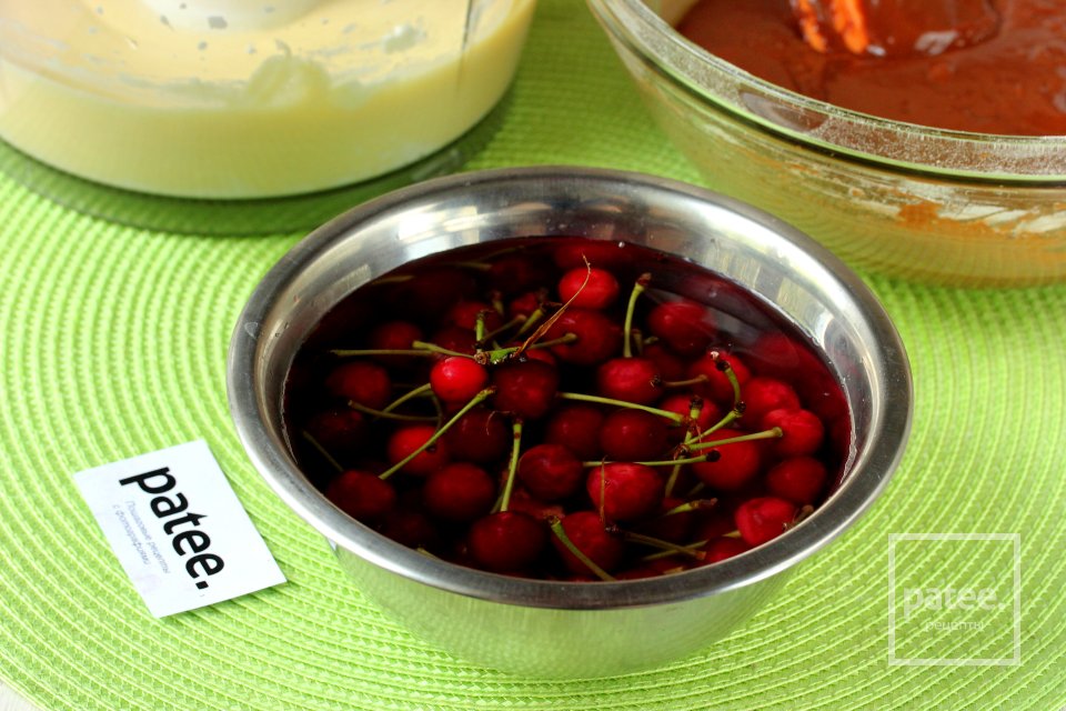 Брауни с творогом и вишней - Шаг 15