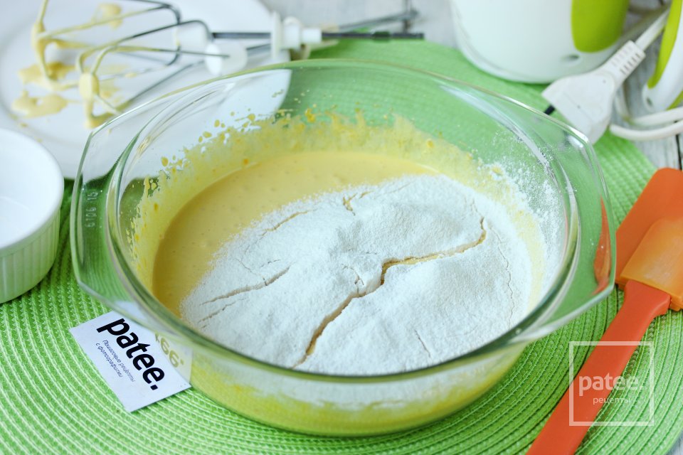 Торт Птичье молоко с клубникой - Шаг 6