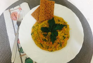 Красная чечевица с морковью