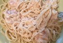 Спагетти с куриной грудкой в сливочном соусе