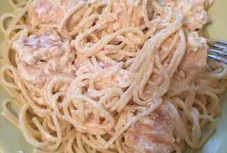 Спагетти с куриной грудкой в сливочном соусе