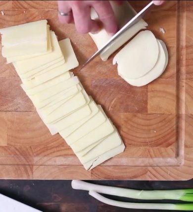 Хлеб с сыром и луком - Шаг 2