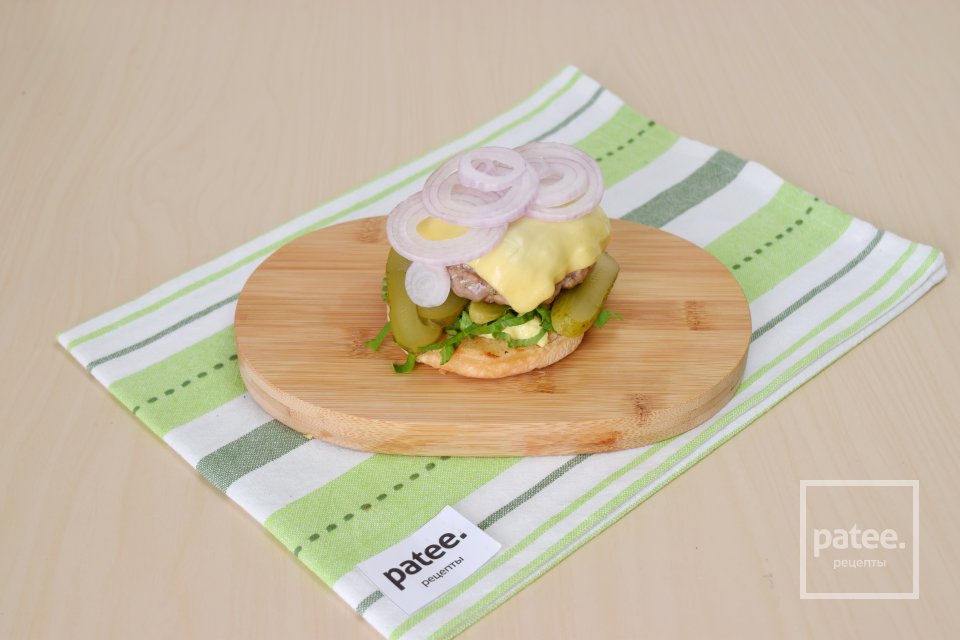 Бургер с котлетой из говядины - Шаг 11