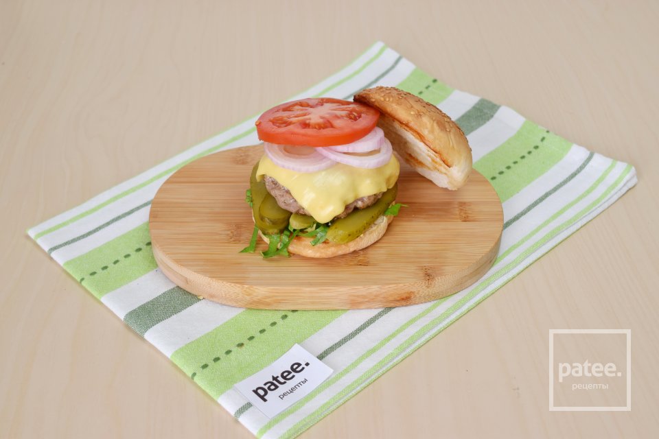 Бургер с котлетой из говядины - Шаг 12