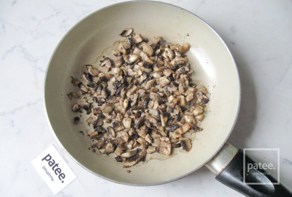 Котлеты из индейки с сыром и грибами - Шаг 7