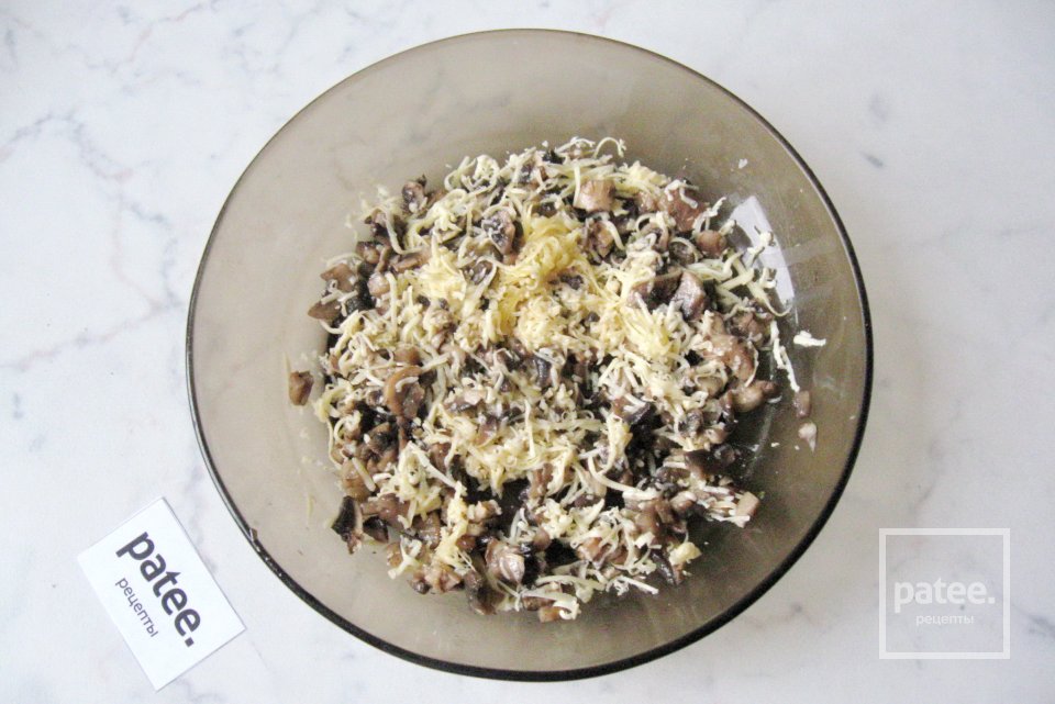 Котлеты из индейки с сыром и грибами - Шаг 9