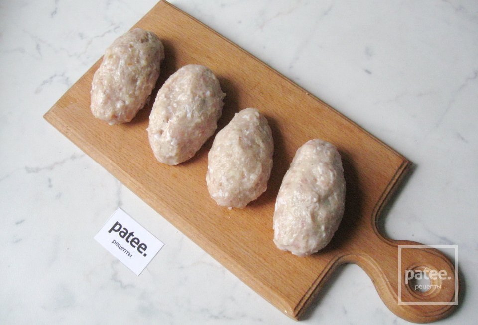 Котлеты из индейки с сыром и грибами - Шаг 12