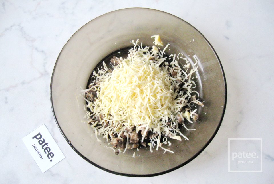 Котлеты из индейки с сыром и грибами - Шаг 8