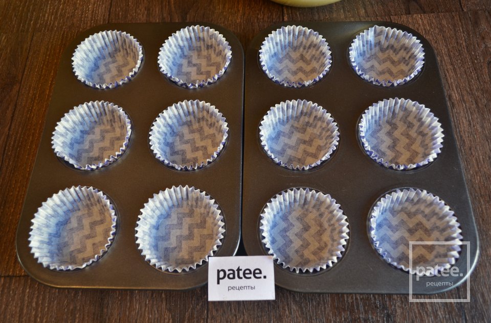 Капкейки с нежным кремом и итальянской меренгой - Шаг 10