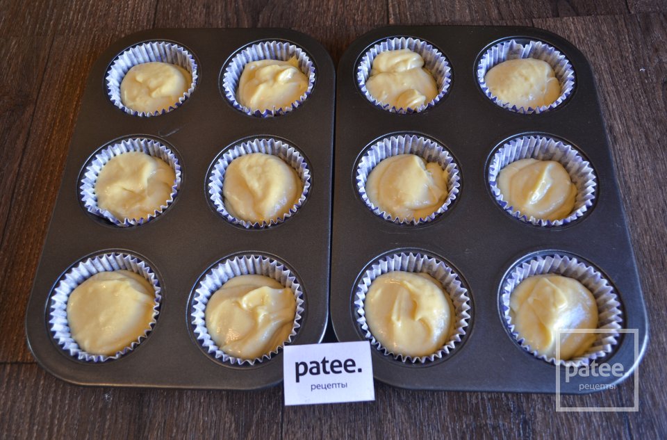 Капкейки с нежным кремом и итальянской меренгой - Шаг 11