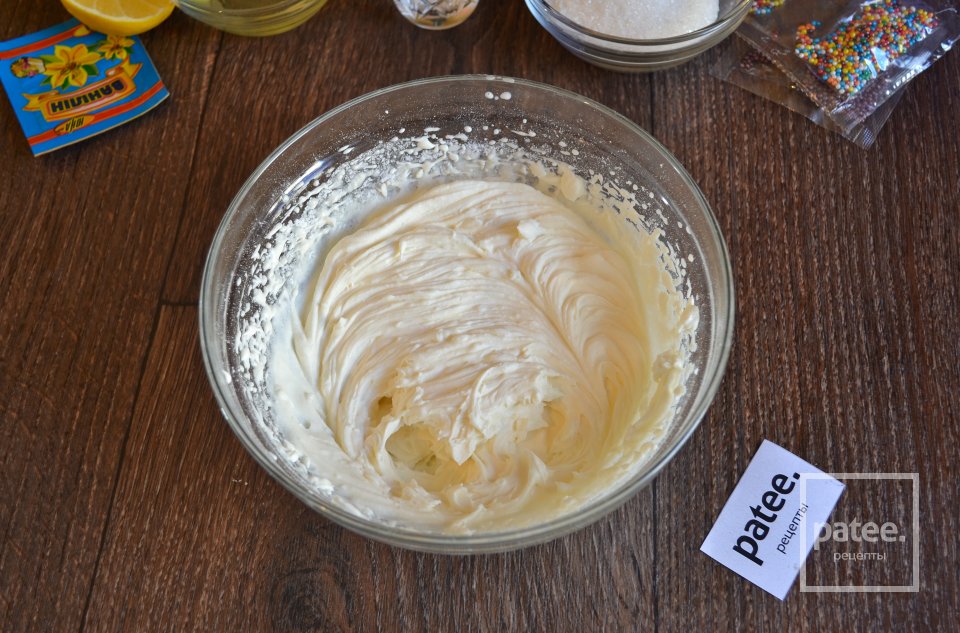 Капкейки с нежным кремом и итальянской меренгой - Шаг 13