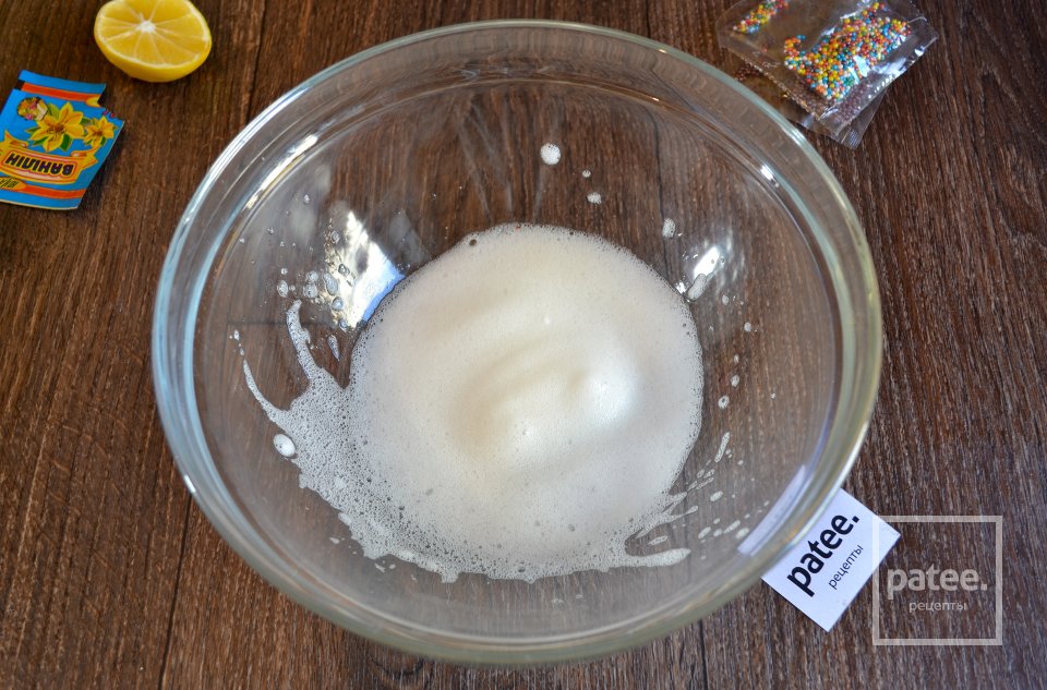 Капкейки с нежным кремом и итальянской меренгой - Шаг 17