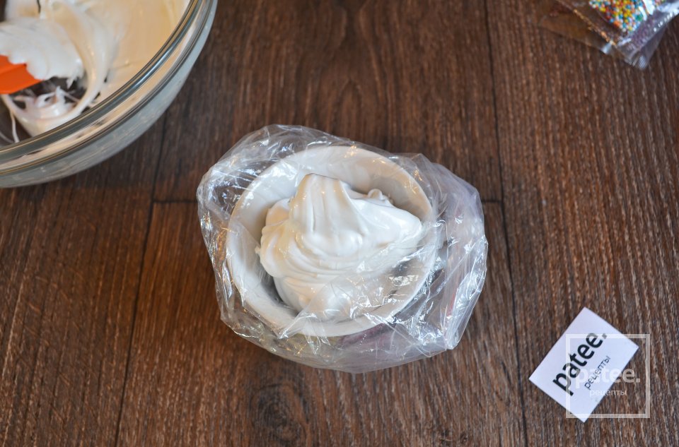 Капкейки с нежным кремом и итальянской меренгой - Шаг 20