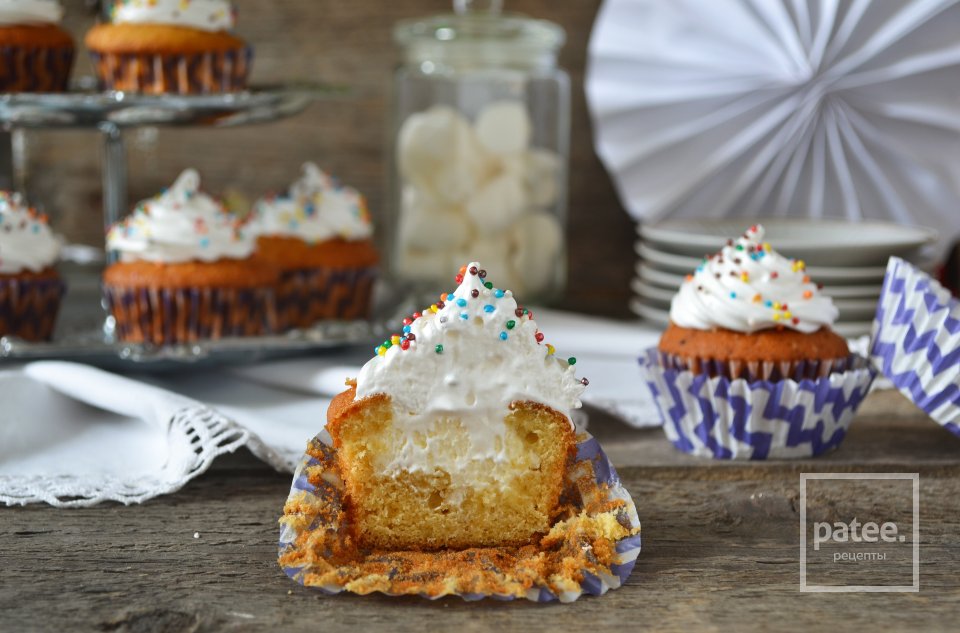 Капкейки с нежным кремом и итальянской меренгой - Шаг 23