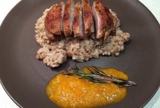 Утиная грудка с кремовой гречкой