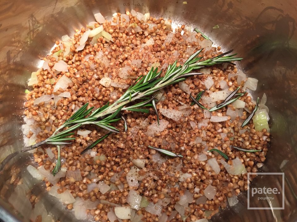 Утиная грудка с кремовой гречкой - Шаг 2