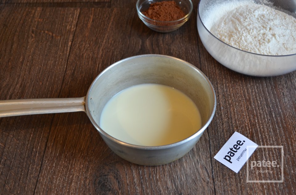 Шоколадный торт с йогуртовым муссом и эм-энд-эмсами - Шаг 5