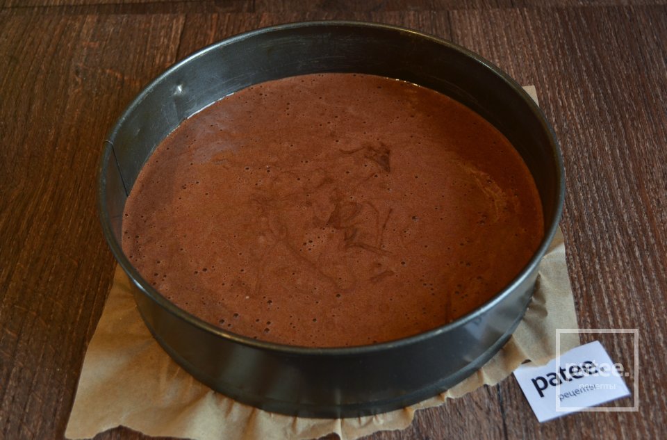 Шоколадный торт с йогуртовым муссом и эм-энд-эмсами - Шаг 11