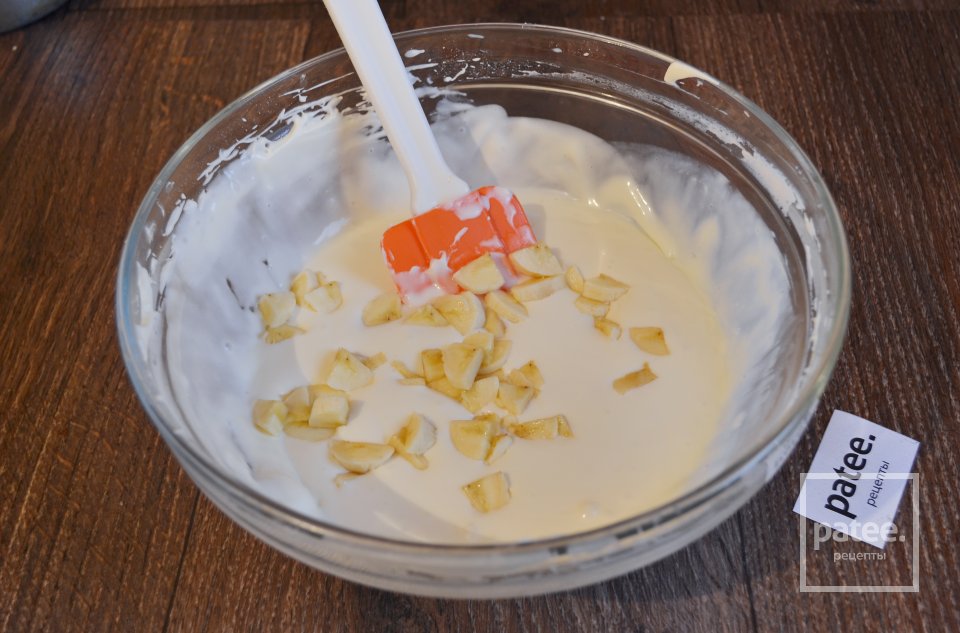 Шоколадный торт с йогуртовым муссом и эм-энд-эмсами - Шаг 19