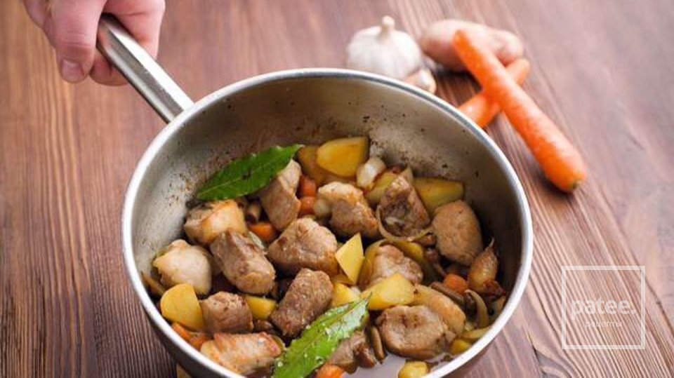 Жаркое из свинины в горшочке - Шаг 4