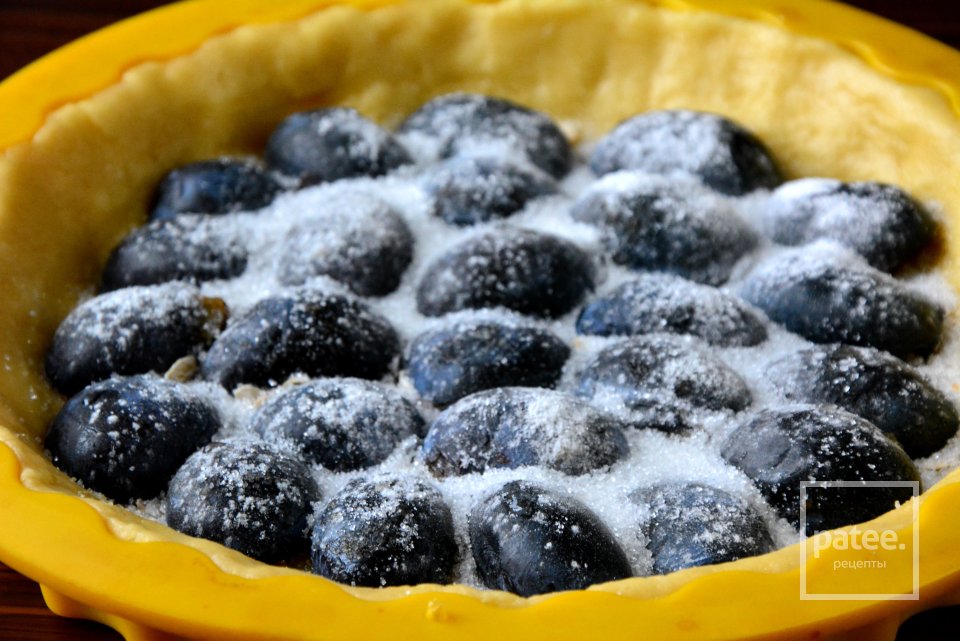 Сливовый пирог с безе - Шаг 4