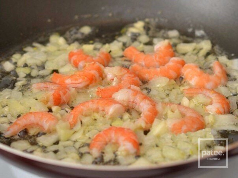 Паста с креветками в чесночном соусе - Шаг 1