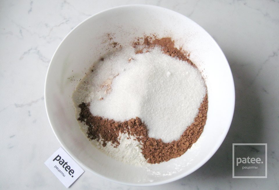 Пирог из шоколадной крошки с творогом - Шаг 8