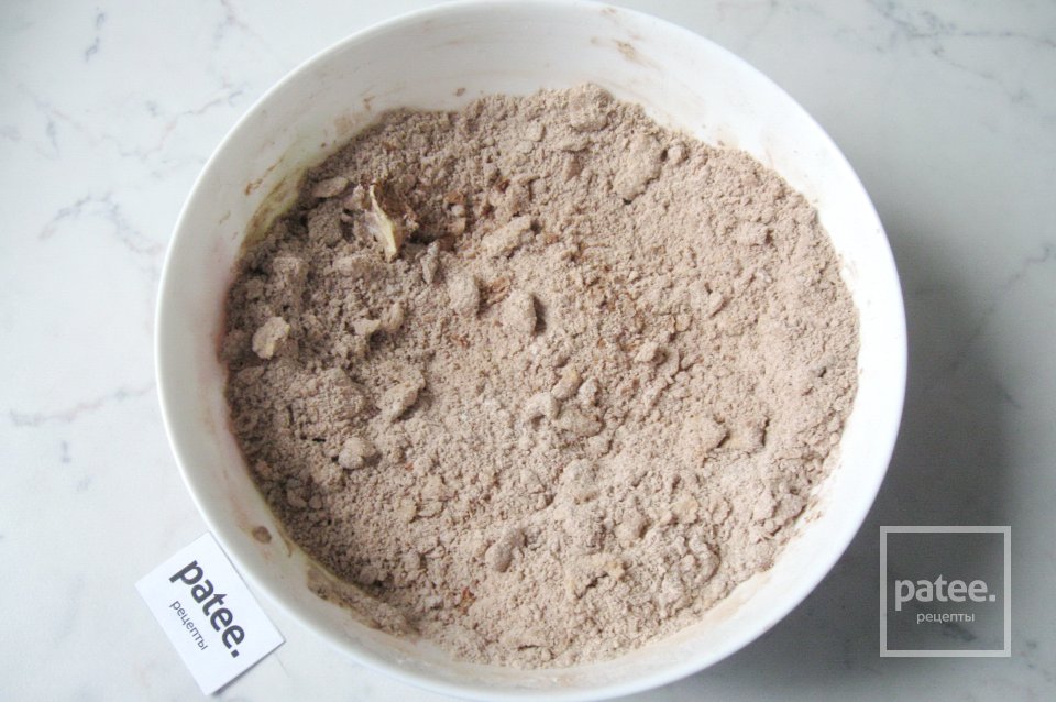 Пирог из шоколадной крошки с творогом - Шаг 10