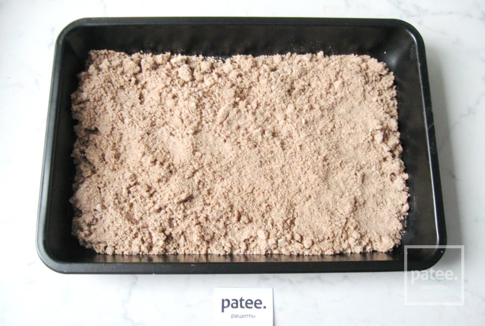 Пирог из шоколадной крошки с творогом - Шаг 11