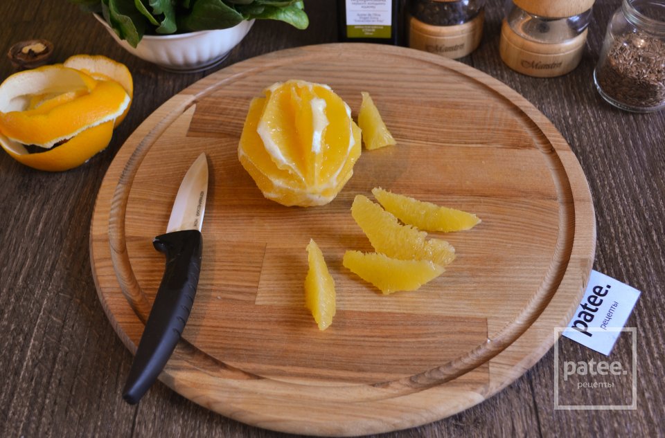 Салат из запеченной свеклы со шпинатом и апельсином - Шаг 7