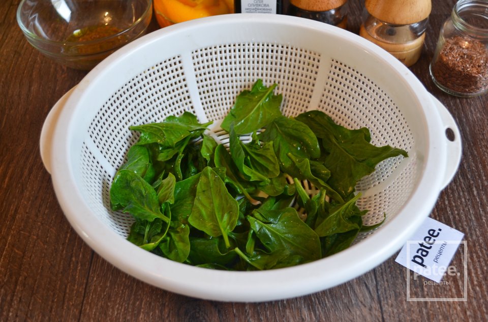 Салат из запеченной свеклы со шпинатом и апельсином - Шаг 8