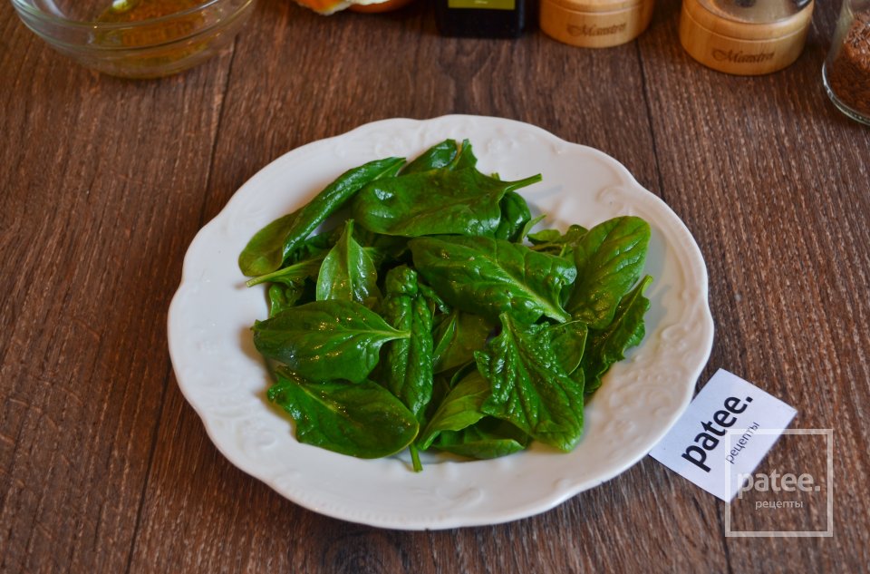 Салат из запеченной свеклы со шпинатом и апельсином - Шаг 10