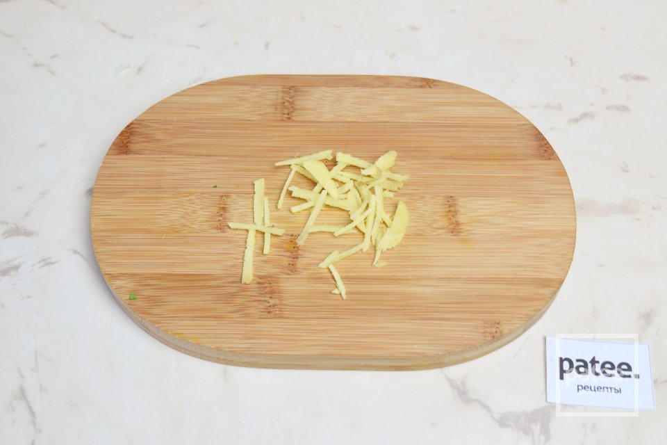 Свинина с яйцом, креветками и рисовой лапшой - Шаг 5