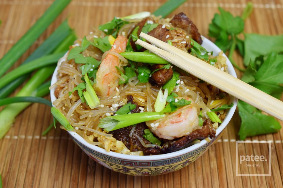 Свинина с яйцом, креветками и рисовой лапшой - Шаг 14