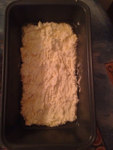 Творожная запеканка с фруктами, шоколадом и орехами - Шаг 2