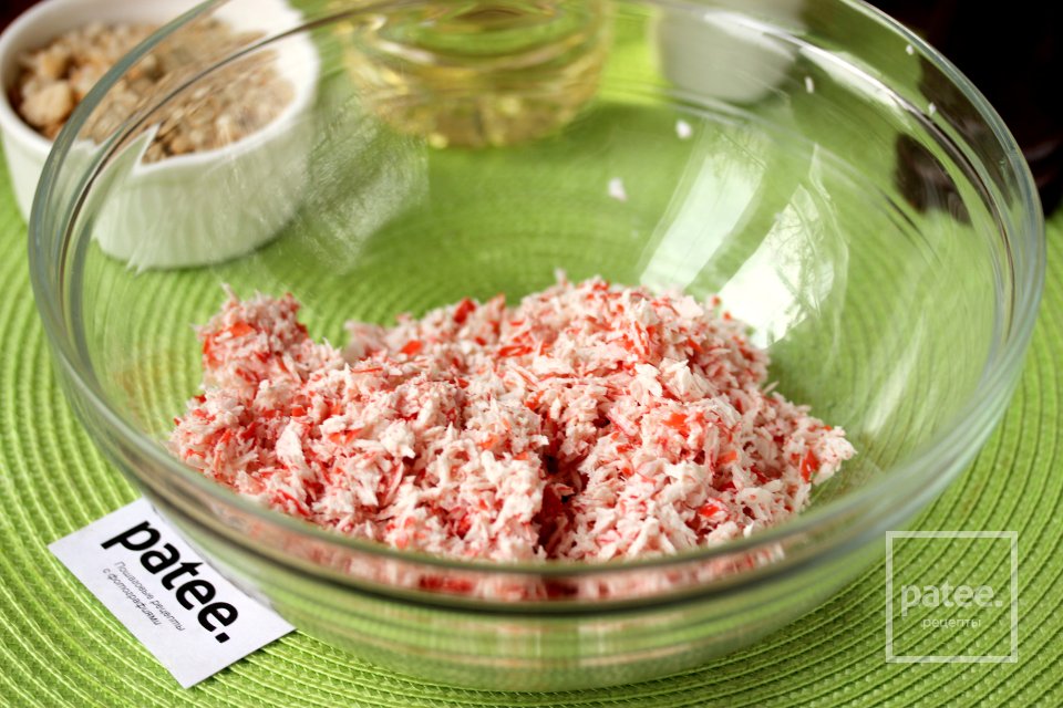 Котлеты из крабовых палочек с сыром - Шаг 2